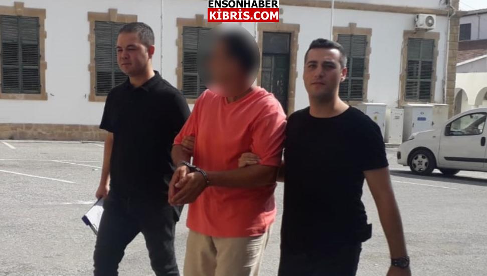 KIBRIS
                                        Düzmece sigorta poliçesi ile ülkeye giriş yapmak isterken yakalandı