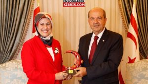 KIBRIS
                                        Tatar, Türk Kızılay Başkanı Yılmaz'ı kabulünde altını çizdi: Daima yanımızda oldunuz…