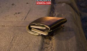 KIBRIS
                                        Yerde bulmuş olduğu cüzdanı çaldı