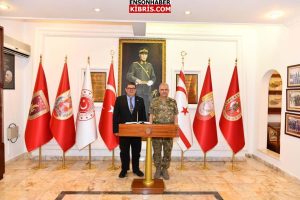 Bakan Berova, Kıbrıs Türk Sulh Kuvvetleri Komutanı Kılınç’ı ziyaret etti