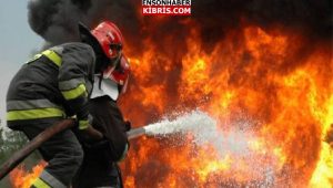 Girne’de bir apartman dairesi ve 2 araçta yangın çıktı