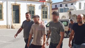 KIBRIS
                                        Düzmece reçete vurgunu… 5 zanlıya 3'er gün tutukluluk verildi…