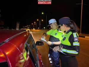 KIBRIS
                                        Trafik denetimleri: 3 sürücü tutuklandı